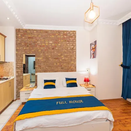 Opera House Hotel 2*